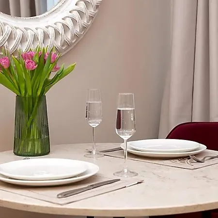 Meltzer Aparthotel 4*